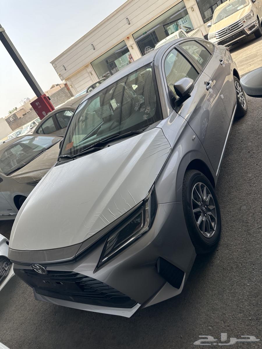 يارس استاندر Y لون فضي موديل 202664431305041154113