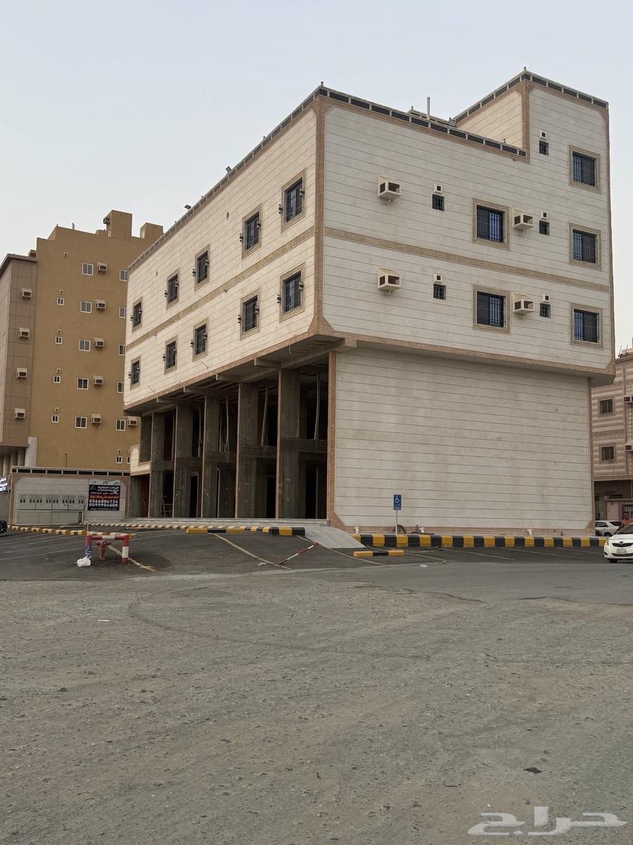 Building for rent, commercial shops - residential units Al-Khamra63613857530371111
