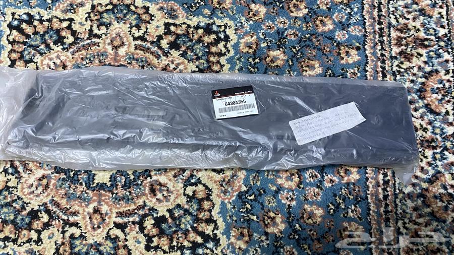 قاعدة لوحة مستبيشي L200 جديده اصليه64439974328835110