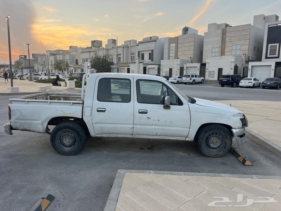 HiLux 200164439596294658111