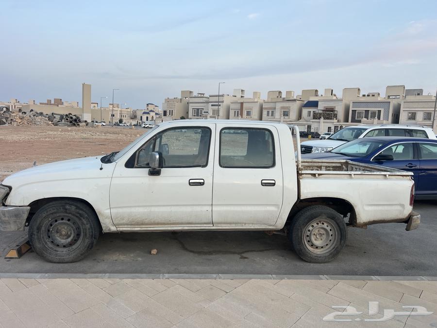 HiLux 200164439596294658110