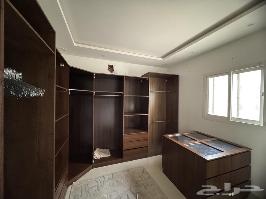 اثاث شبه جديد للبيع64243896002818113