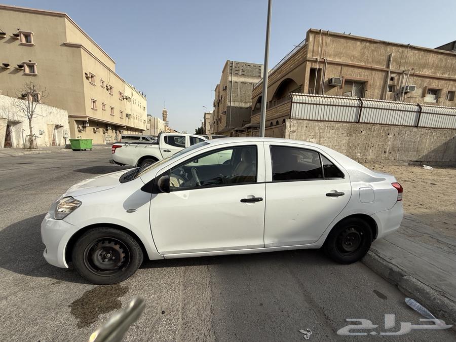 Yaris 2013 Automatic with Reverse Camera64430421474051111