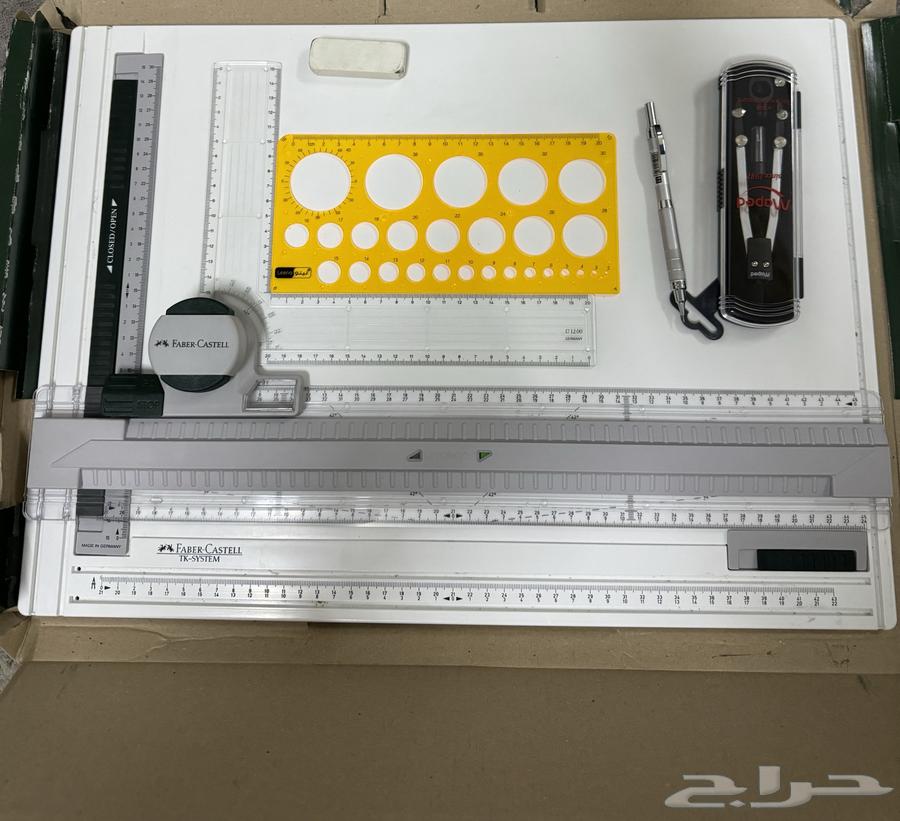 لوحة فايبر كاستل او رسم هندسي64298748767875110