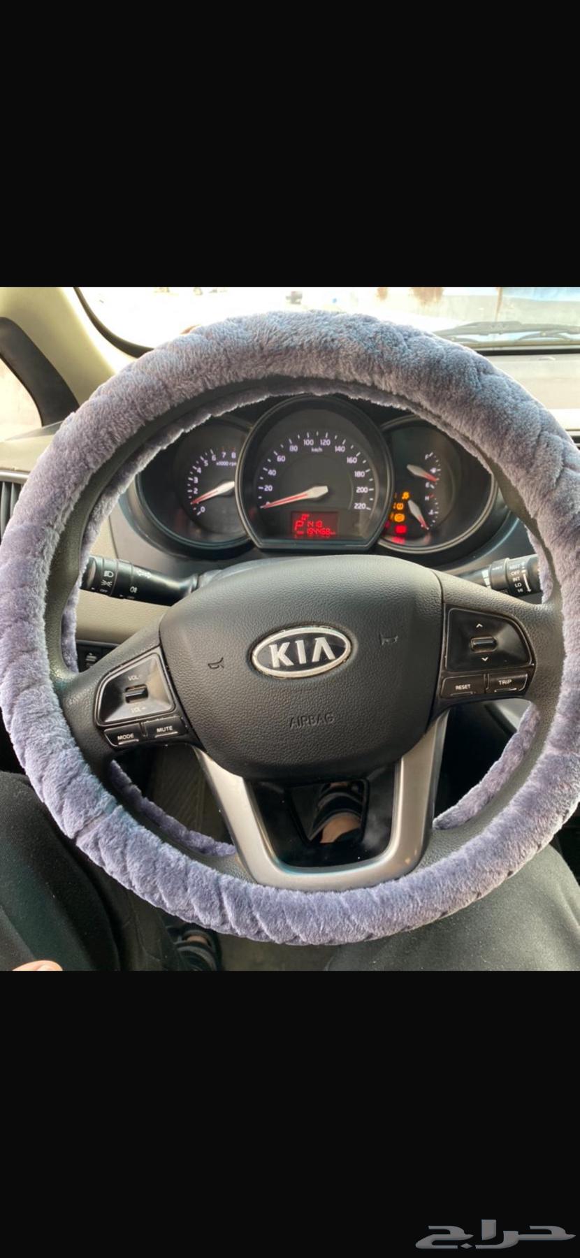 كيا ريو 2017 السياره متماسكه ومغير لها قطع استهلكيه64433431142402111