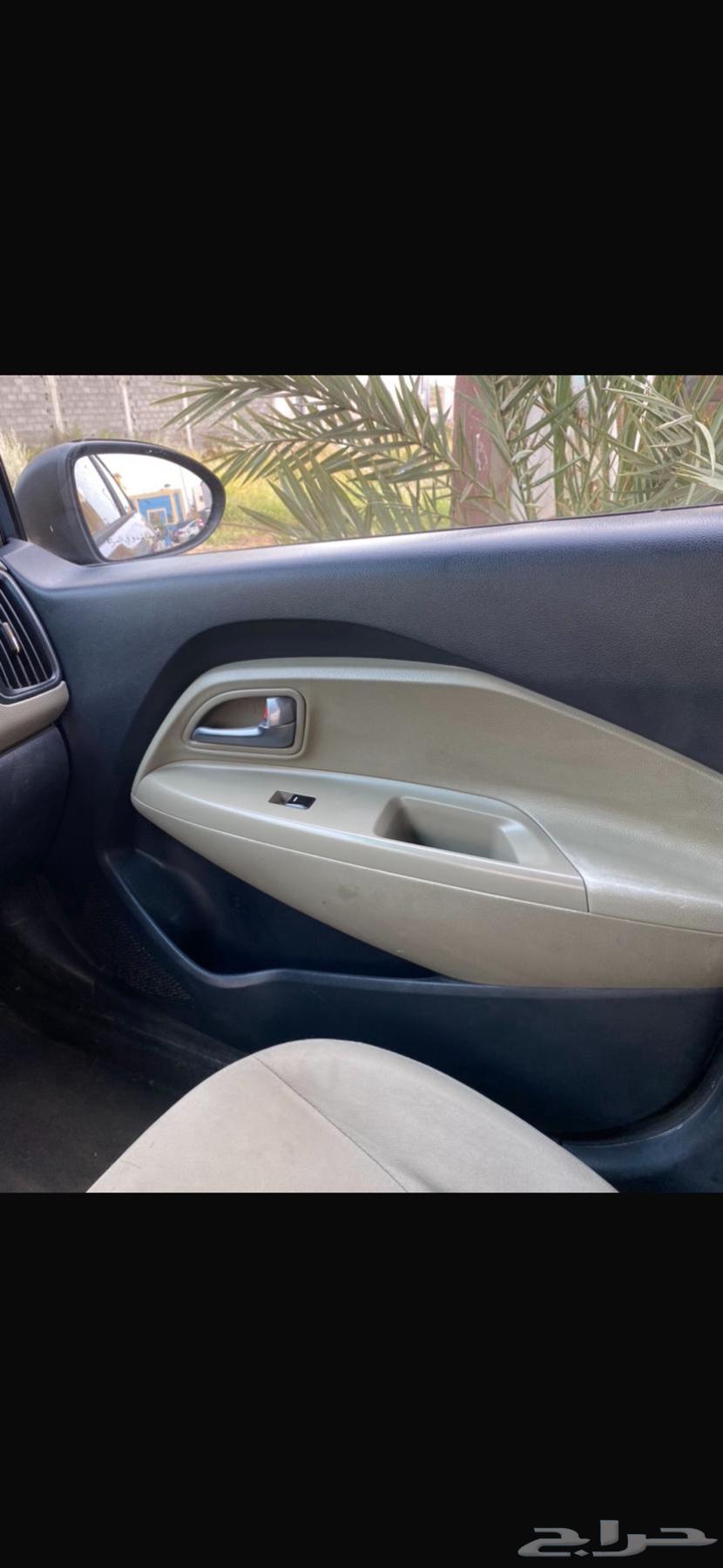 كيا ريو 2017 السياره متماسكه ومغير لها قطع استهلكيه64433431142402110