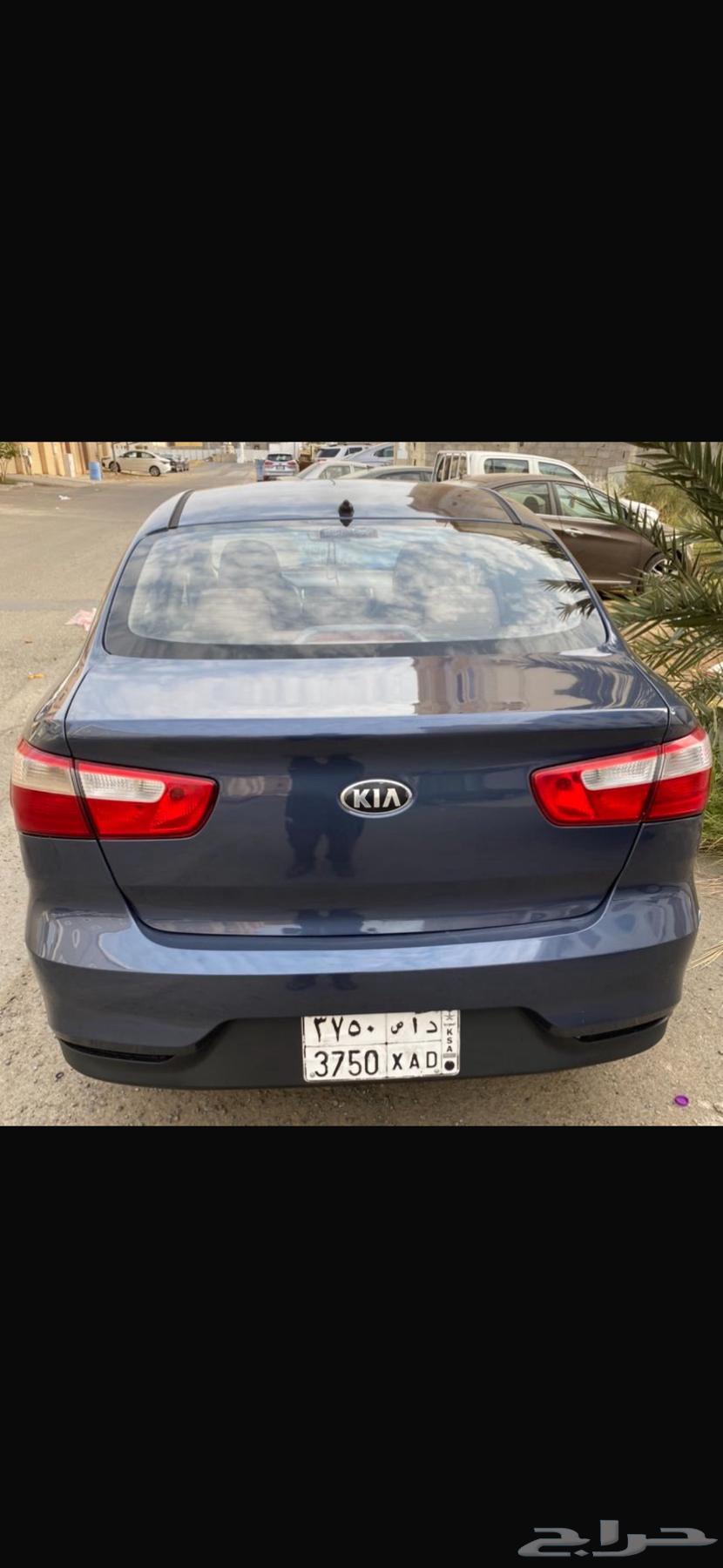 كيا ريو 2017 السياره متماسكه ومغير لها قطع استهلكيه64433431142402112