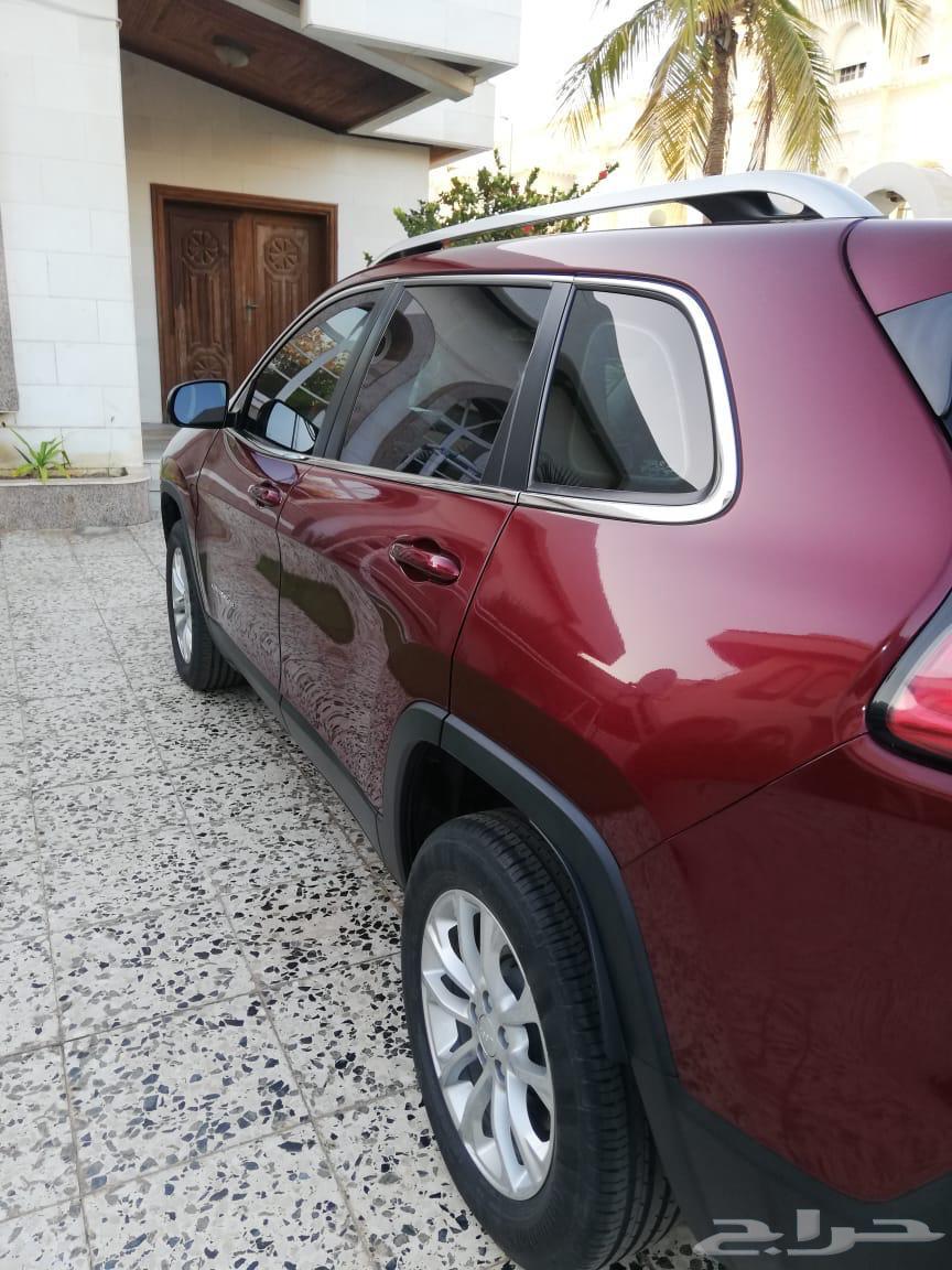 للبيع جيب شيروكي 201964436226085507111