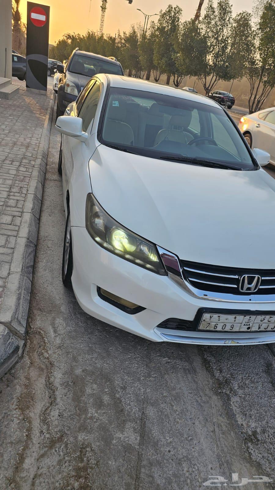 هوندا أكورد 201464435625202817111