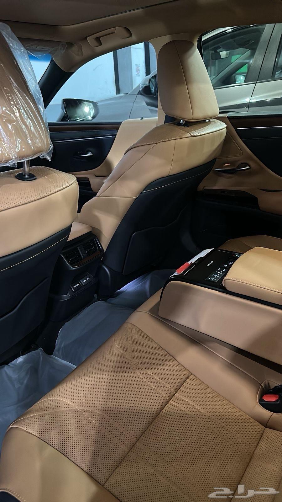 لكزس إس 2024 البيع قريب64435081637635112