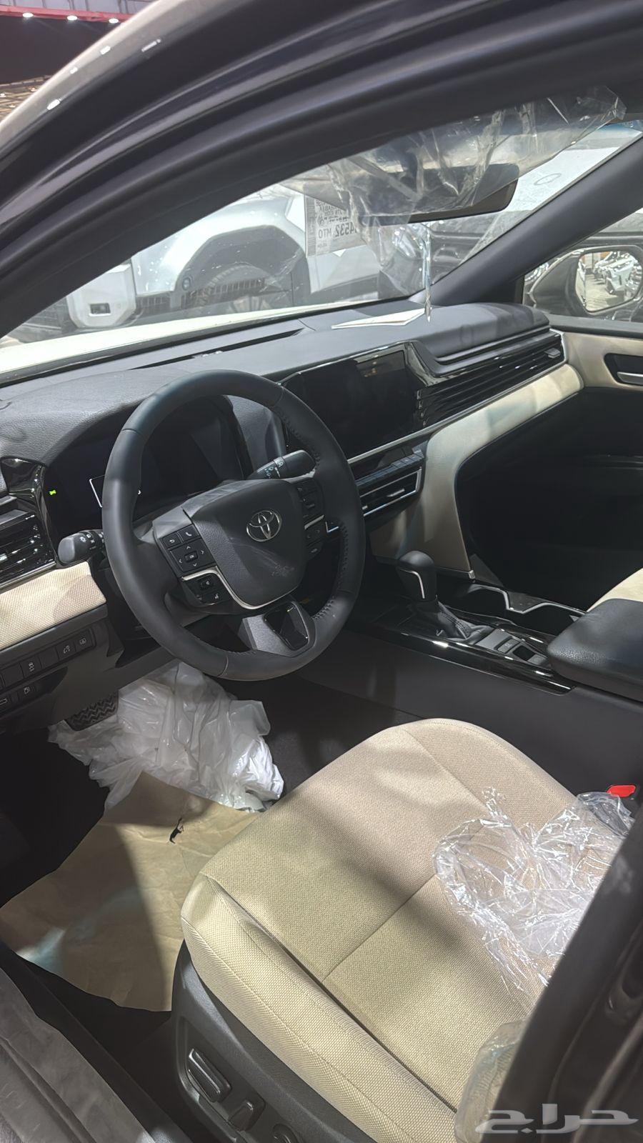 كامري 2025 LE بنزين اللون اسود عبداللطيف جميل64355610739970113