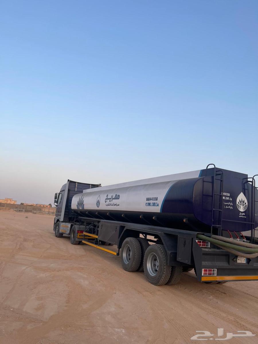 White Trailer Tanker, Al-Qurayyat Province, Water Delivery, 32 Cubic Meters63616583661954112