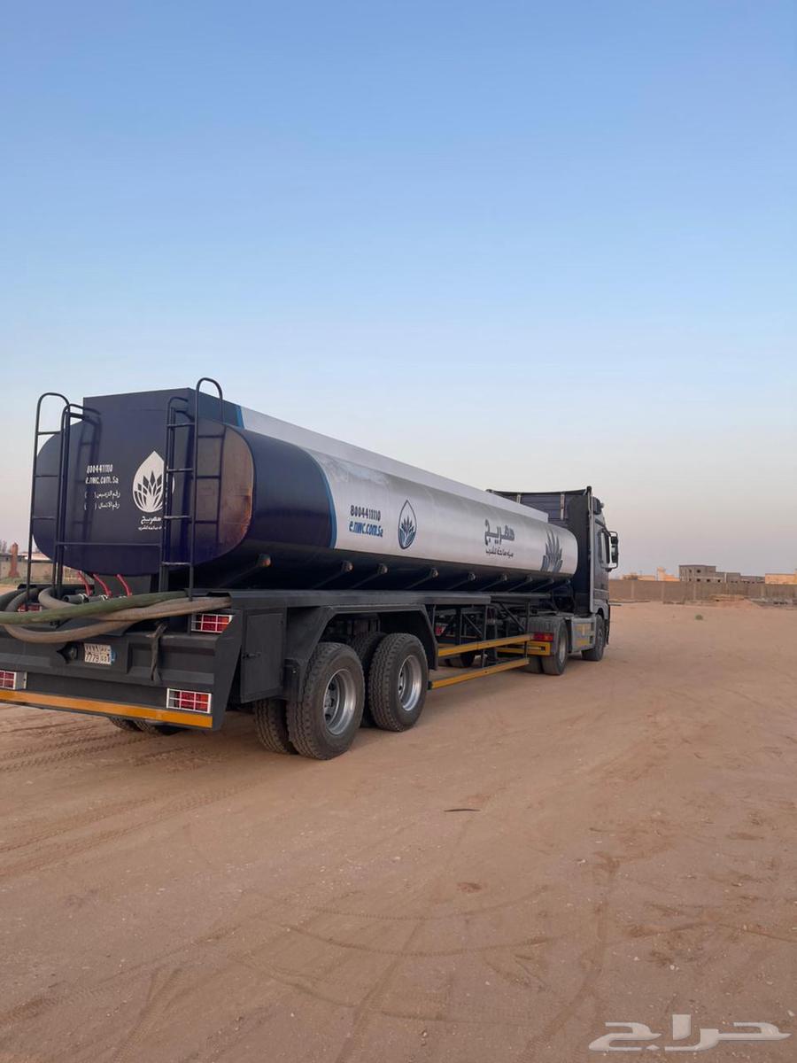 White Trailer Tanker, Al-Qurayyat Province, Water Delivery, 32 Cubic Meters63616583661954111