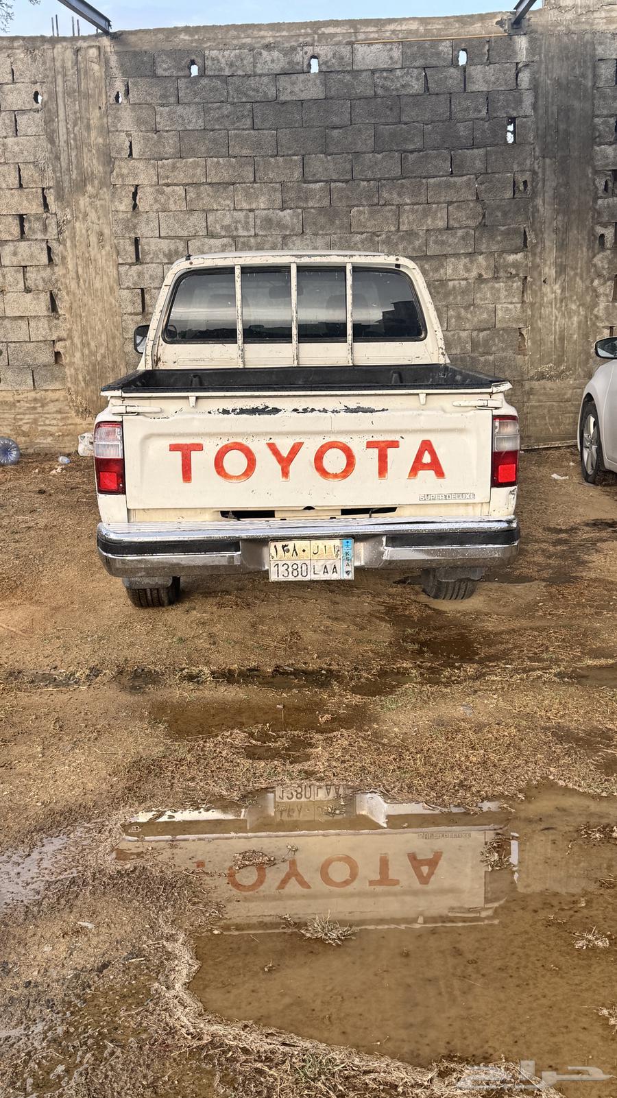 HiLux 200164443695599362111