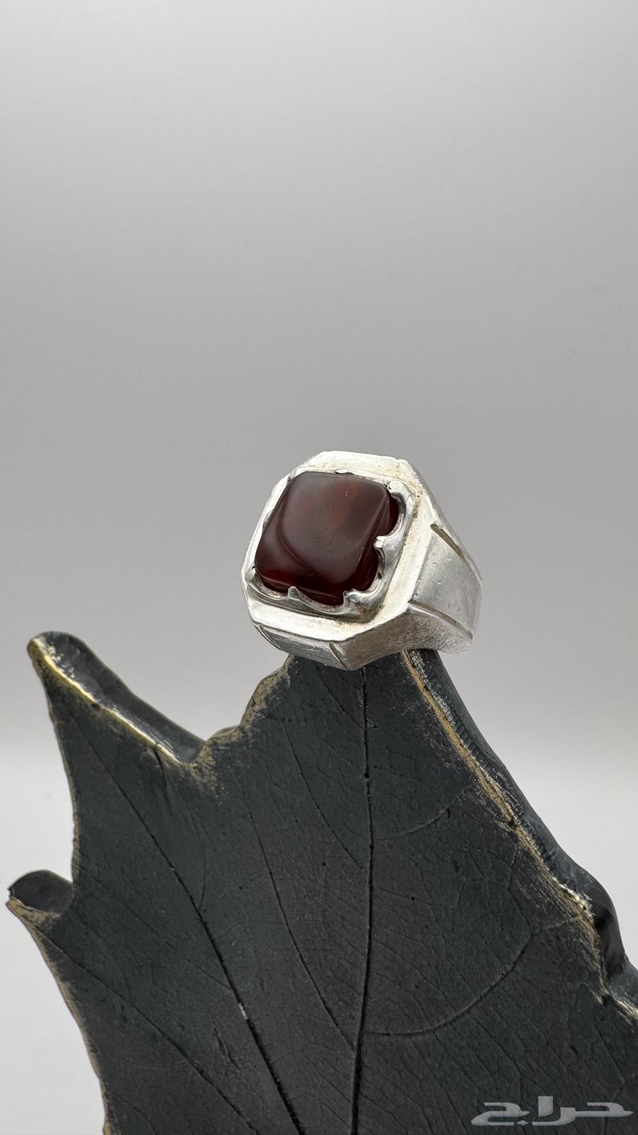 خاتم عقيق يماني كبدي مزعفر64305802536323114