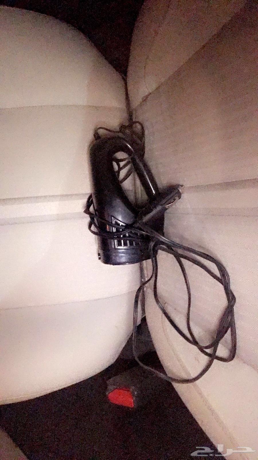 A car jack that works with a cigarette lighter port64440995089922110