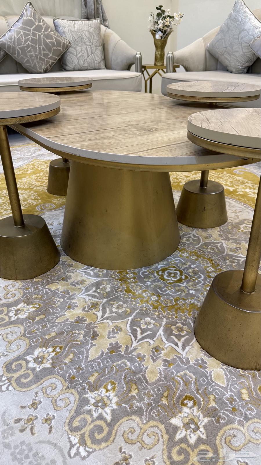 Tables for sale64310615675905111