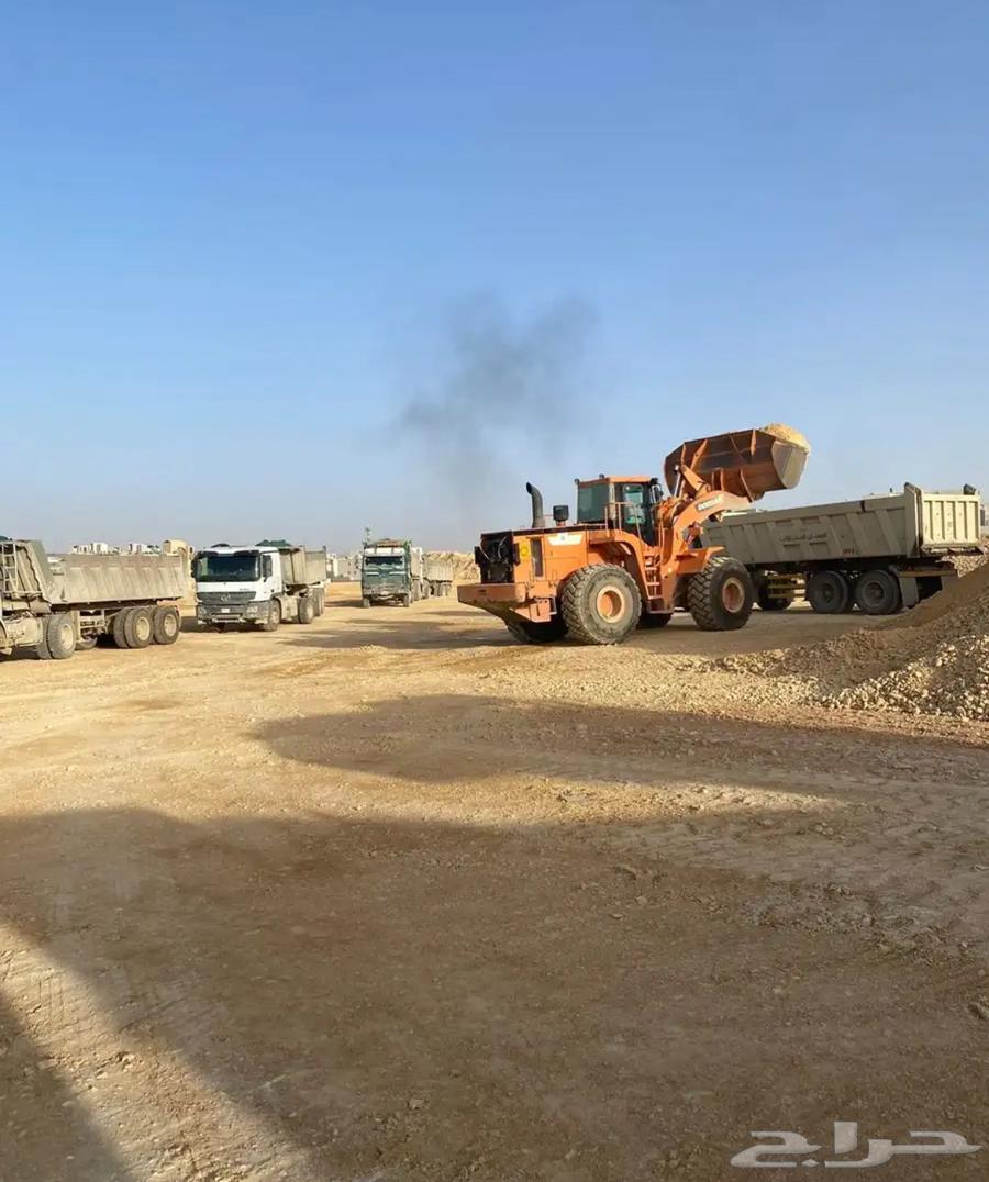 يوجد لدينا تريلات بكلينات ل الحفر وترحيل المخلافات والحجر64444593425154111