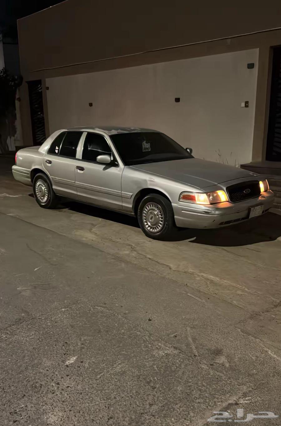 (ابحث)مطلوب عن فورد فكتوريا او ماركيز64444822419203110