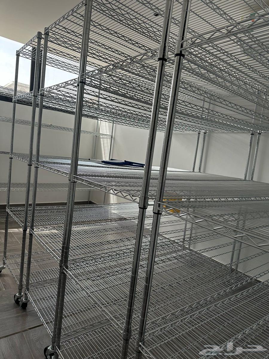 Five storage shelves measuring 2m 0.60cm 2m64451740894721112