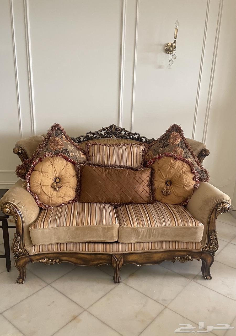 كنب وطاولات مستعمله بس نظيفه والله64247509995395112