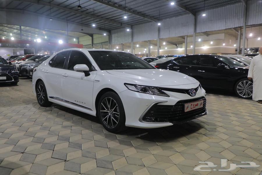تويوتا كامري GLE هايبرد 2024 شبه الجديد64384772444931110