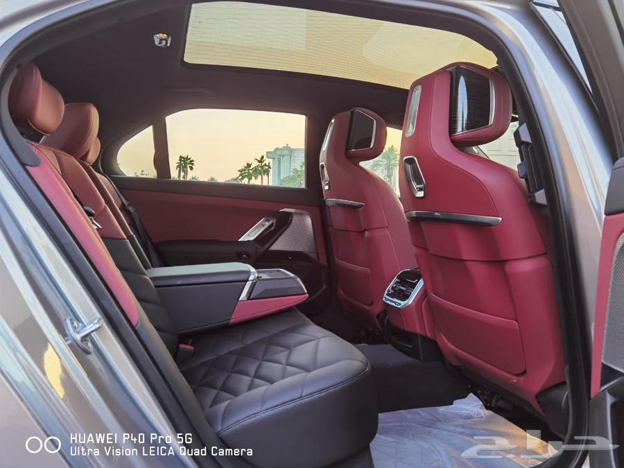 BMW 740 Unique Interior and Exterior Color64442090067841114