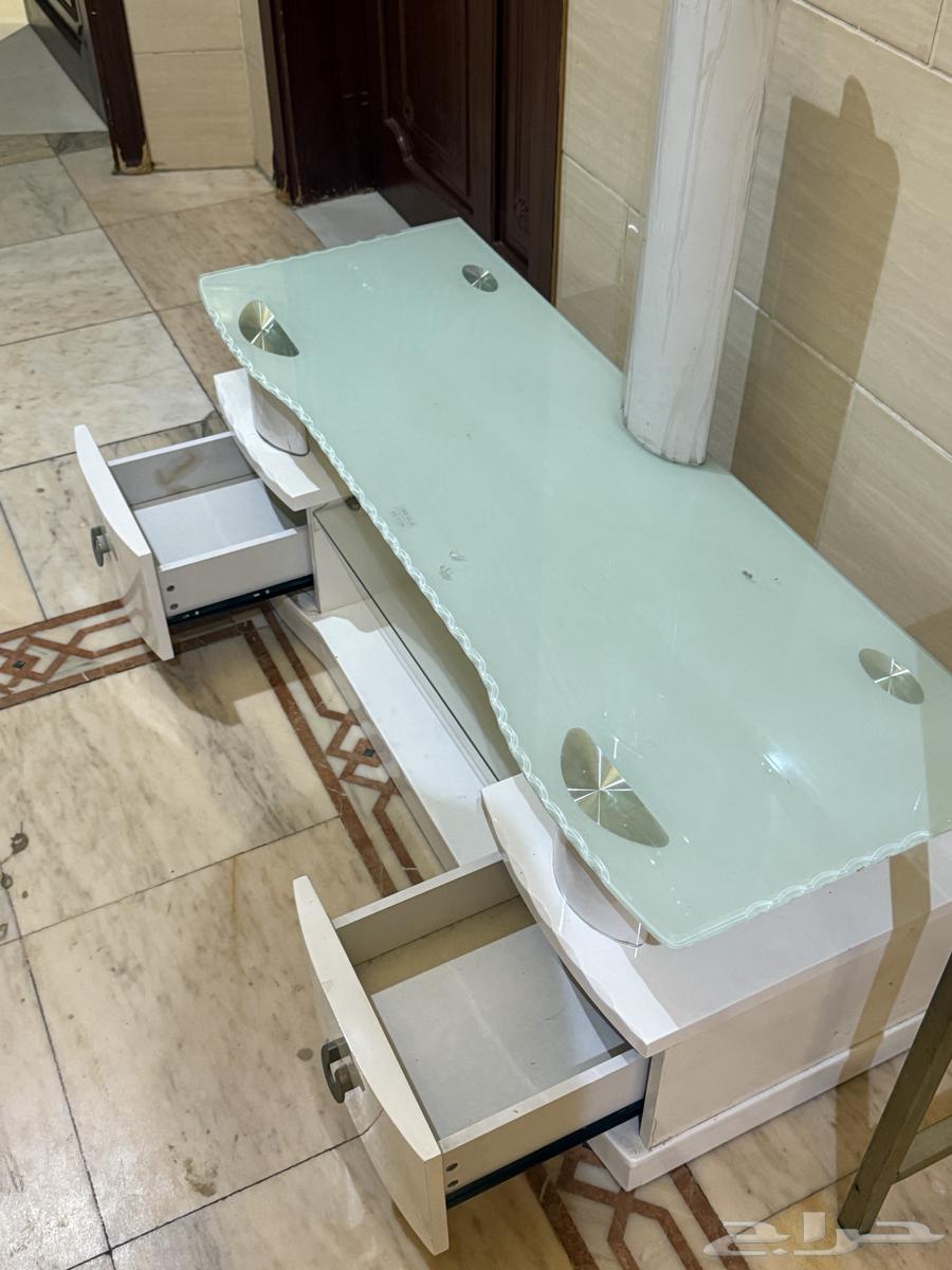 طاولة تلفزيون استخدام نظيف64309447393794113