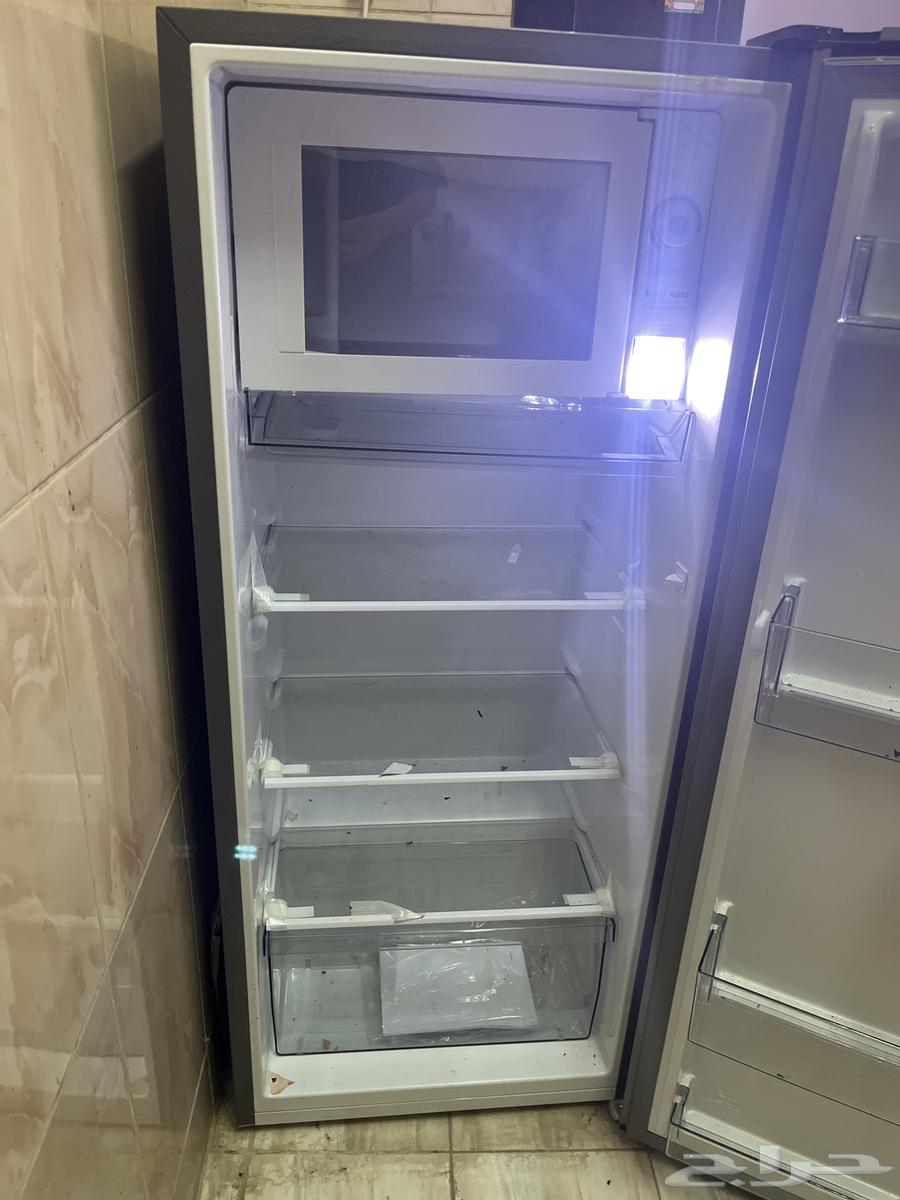 Clean refrigerator used for less than a year64302246547586112