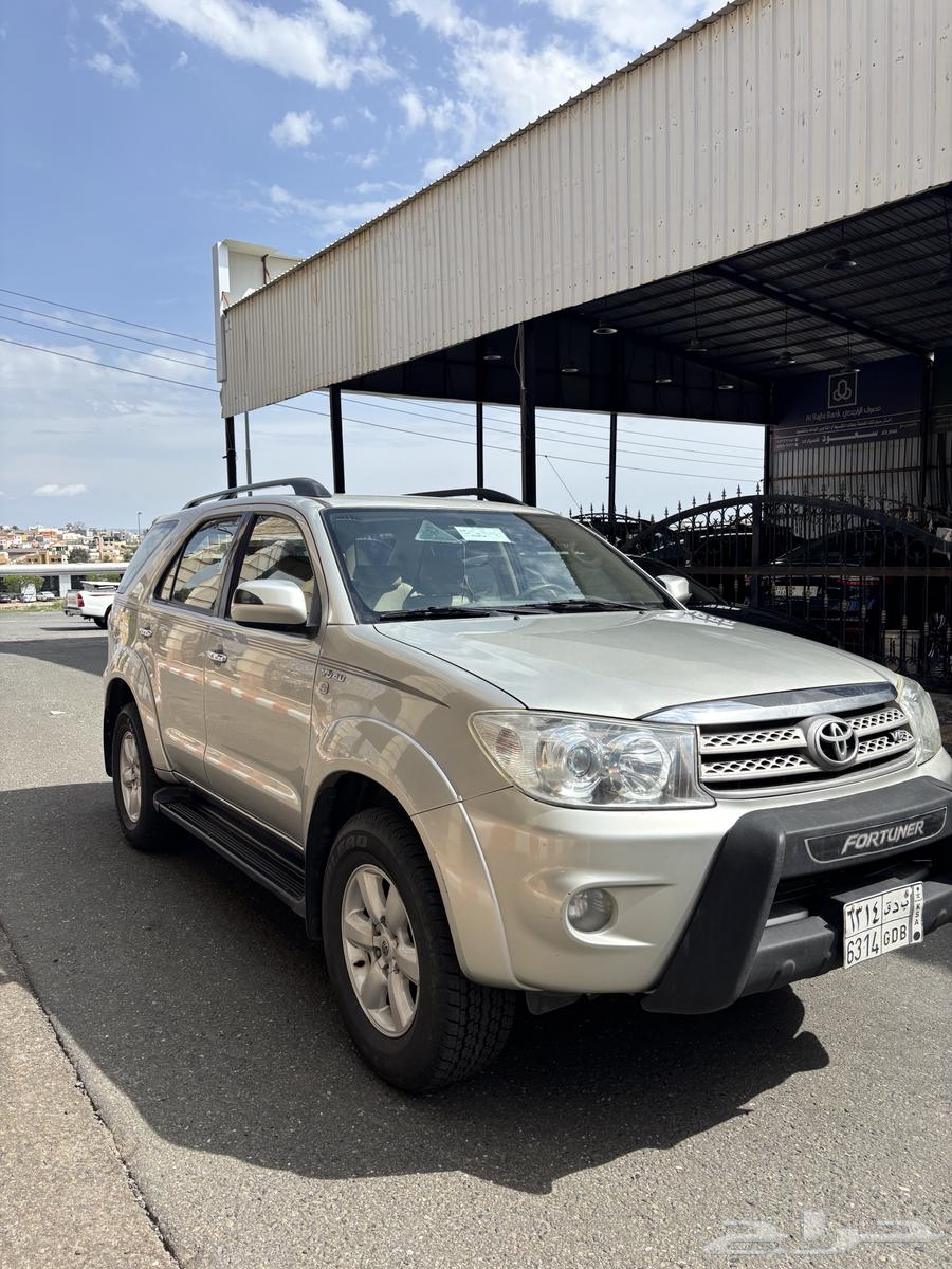 تويوتا فورتشنر 2009 أعلى فئة شبه مخزن64446469999873112