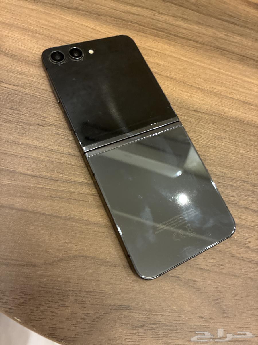 جوال سامسونق z flip 564312041532802112