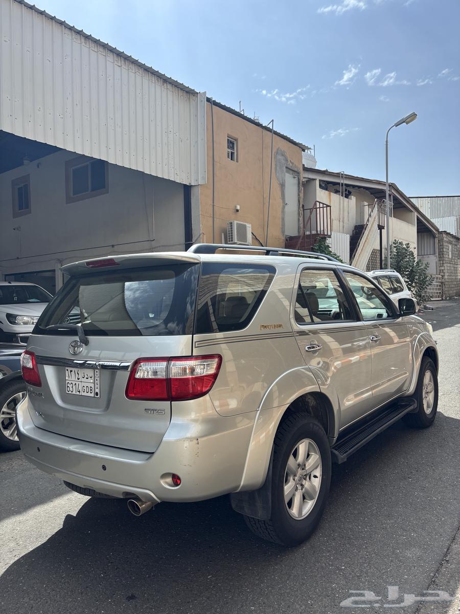 تويوتا فورتشنر 2009 أعلى فئة شبه مخزن64446469999873113