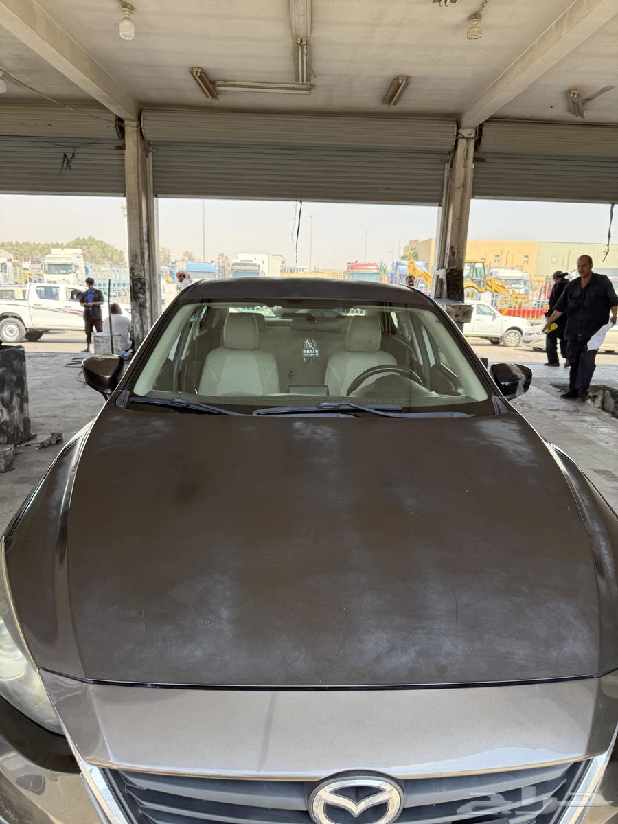 Mazda 3 model 2015, clean64445404919937112