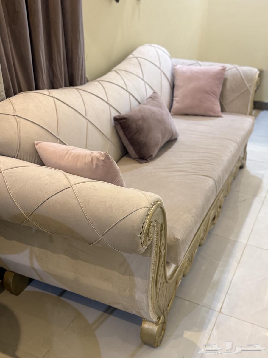 Sofa in very excellent condition64305335562499110