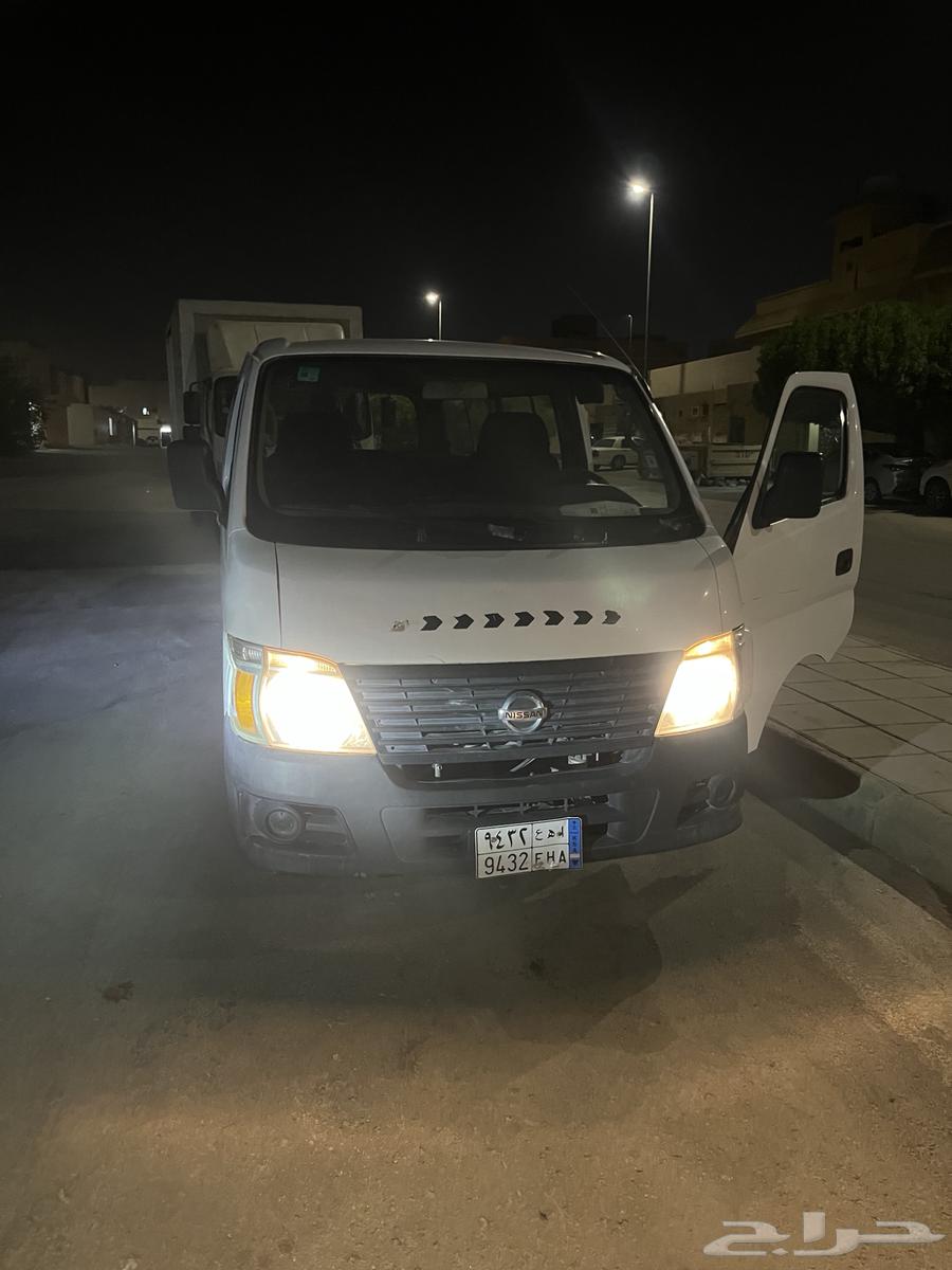 للبيع نيسان اورفان بنزين64452023024643112