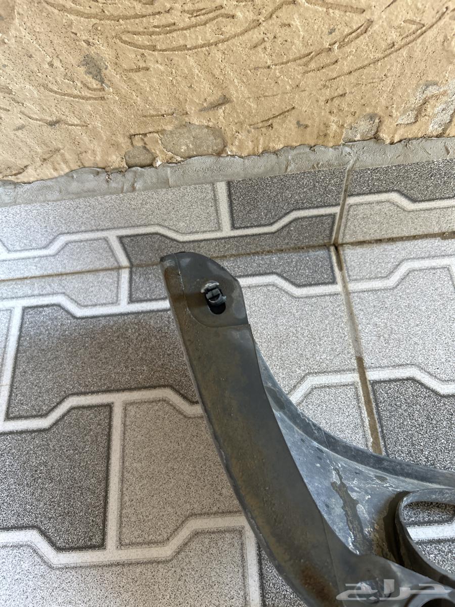 لحيه جمس فيها فتحت كشافات كل شي سليم بس فيه كلبس واحد ضايع64447163213315111