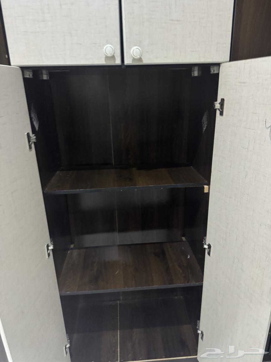 لبيع تسريحه و دولاب خشب64302519463169112