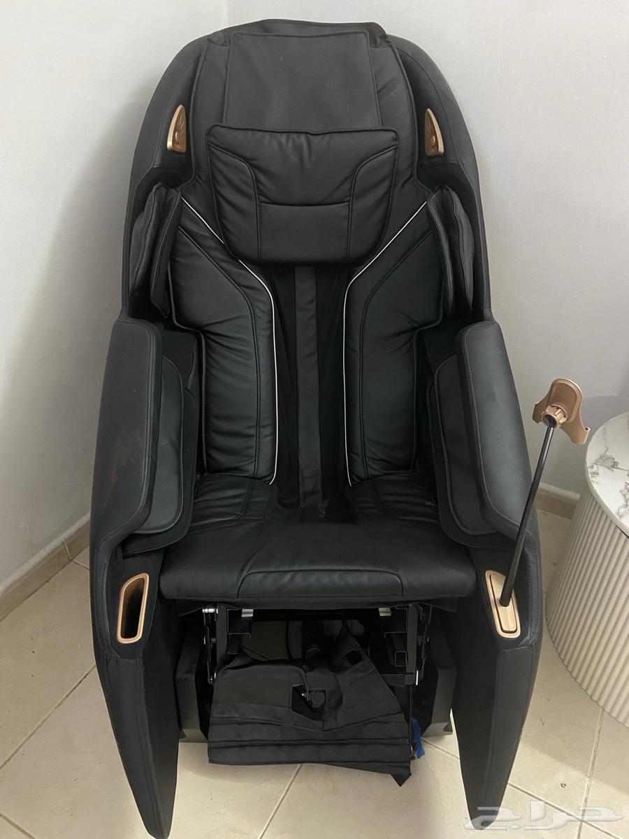 Very simple used massage chair, clean and in good condition without legs and remote control64308582419457111