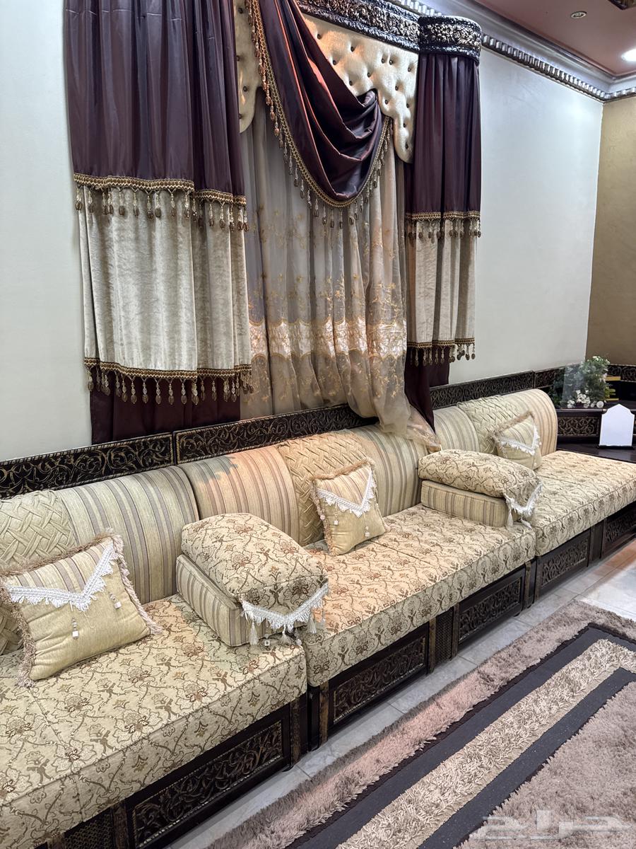 Sofa, curtains, and table for sale64308971060994111