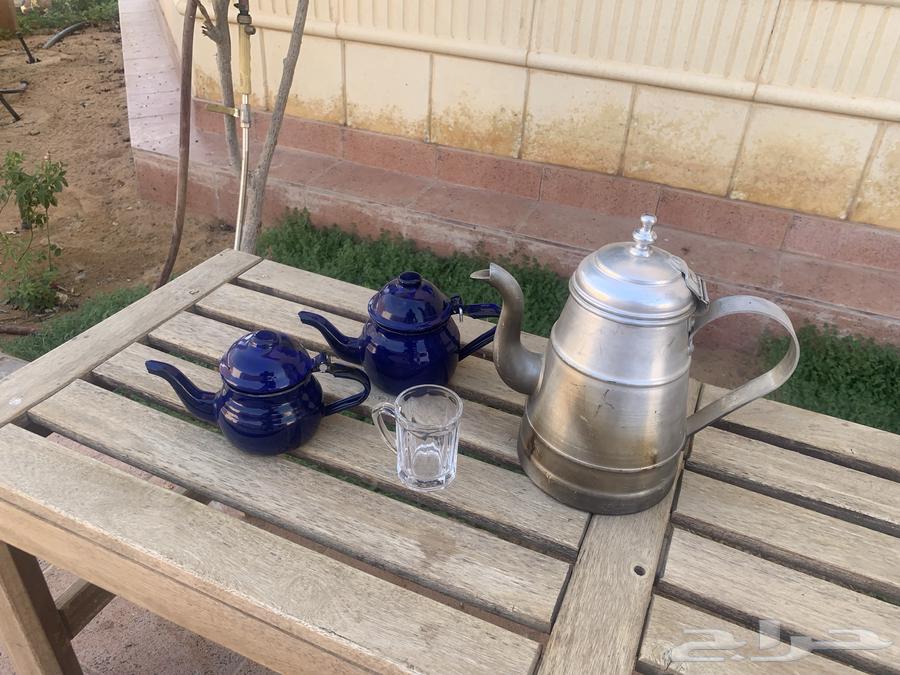 Heritage-style ladle with 2 pitchers64307492279555110