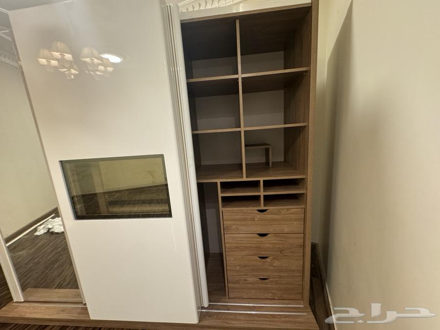 دولاب حجم كبير نظيف64311355037185113