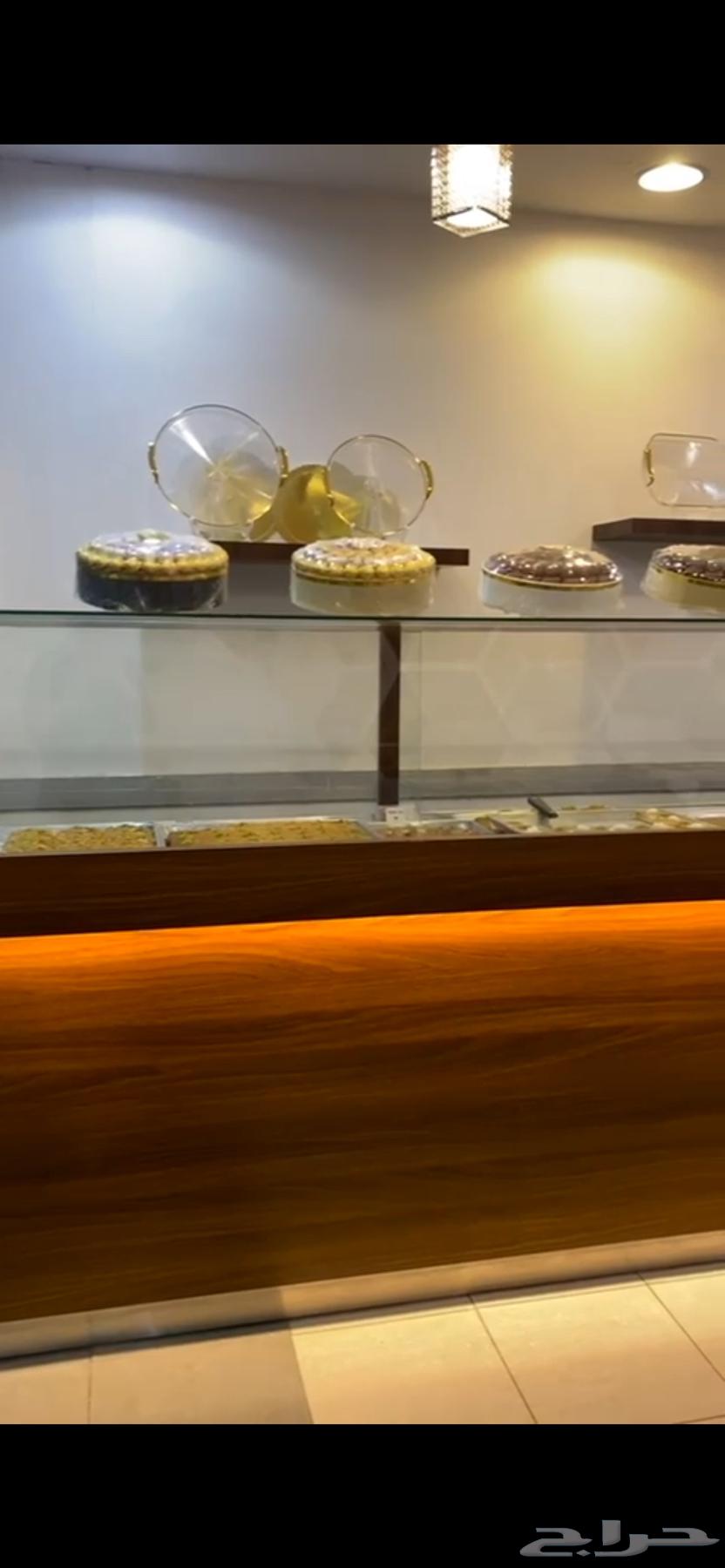 Pastry display counter64310271847041110