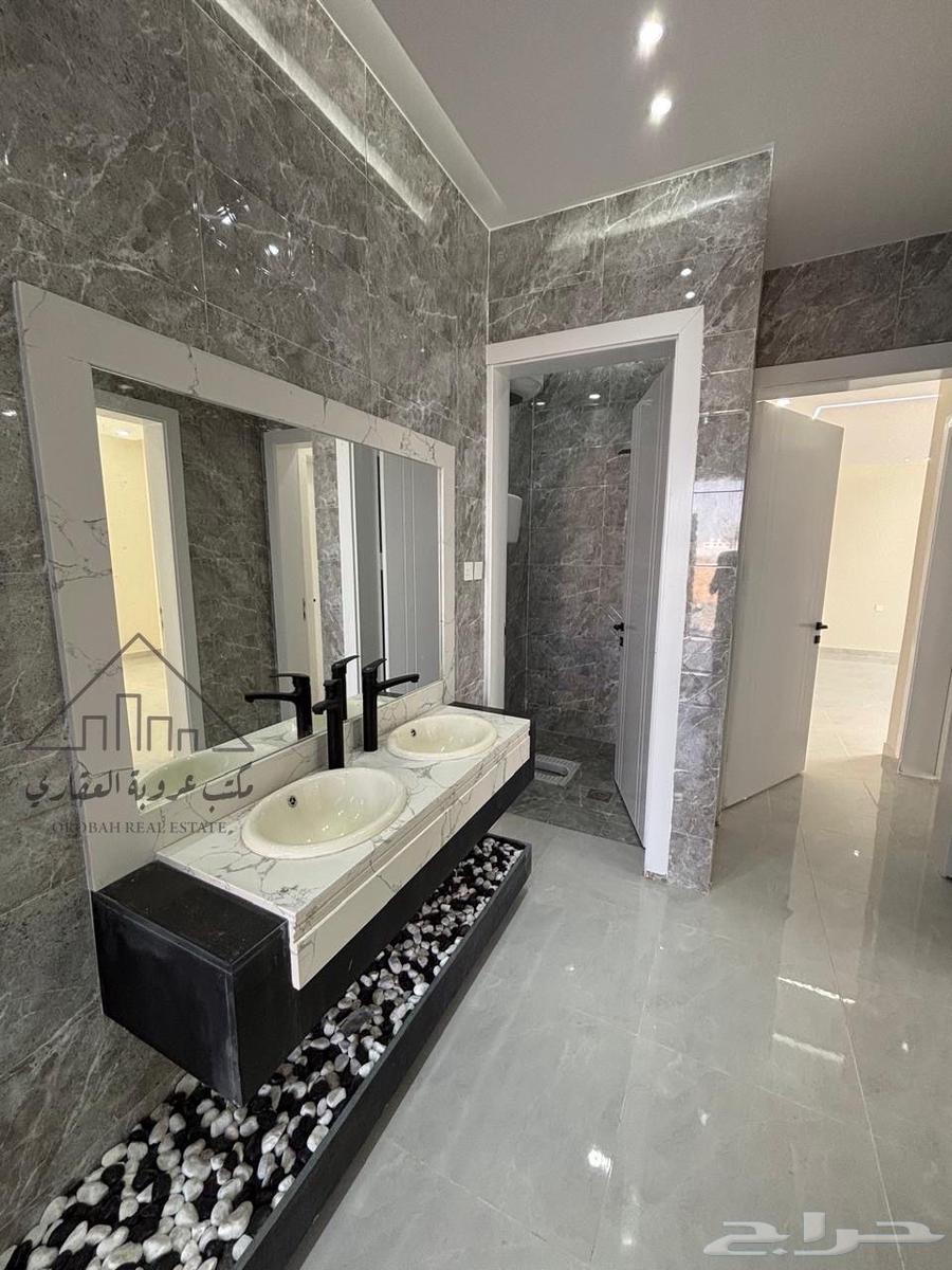 Apartments63613613093250113