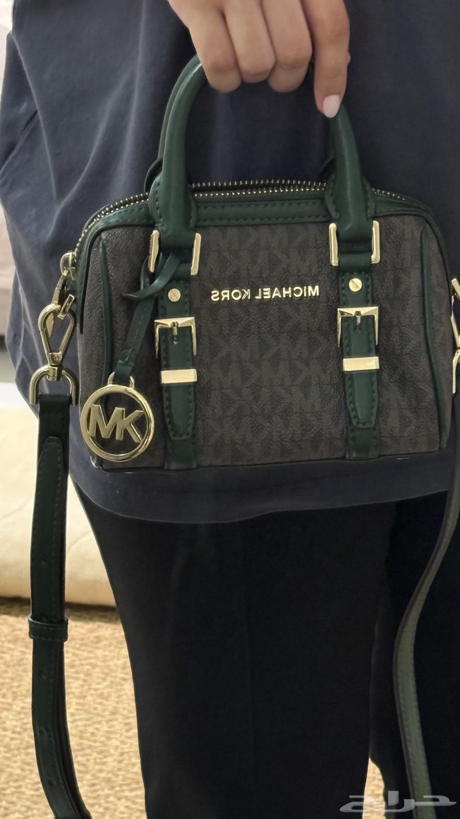 شنطة مايكل كورس للبيع اصليه64314722589442111