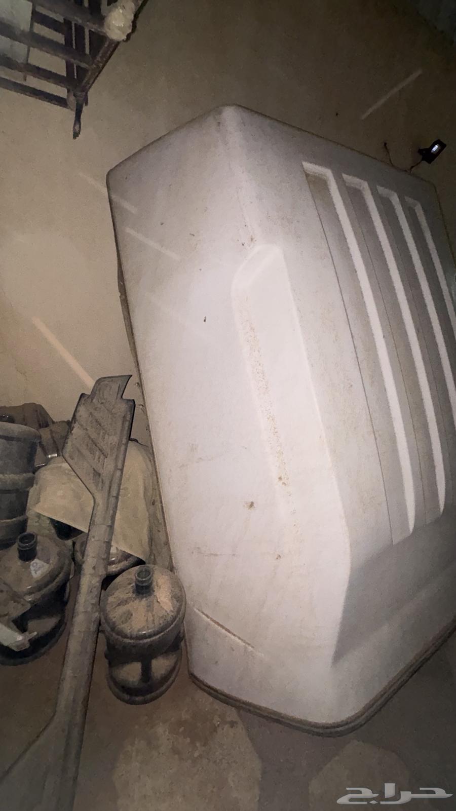 For sale, a Hilux box that fits models from 2006 to 2011 (Ghamaa)64463115075713112