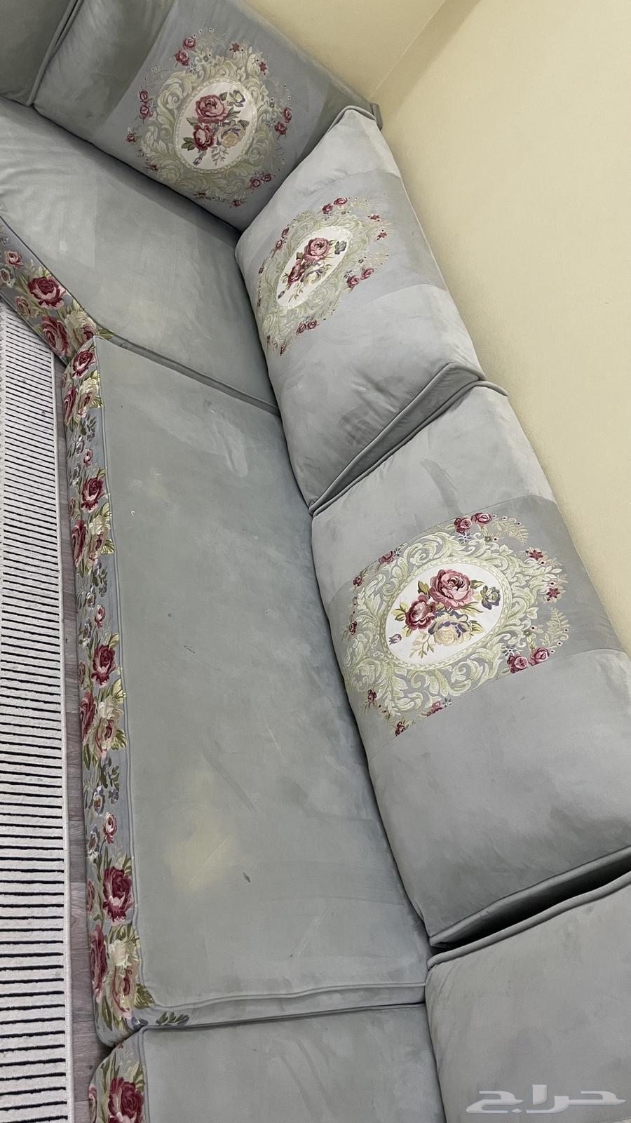 Floor seating64317767017346111