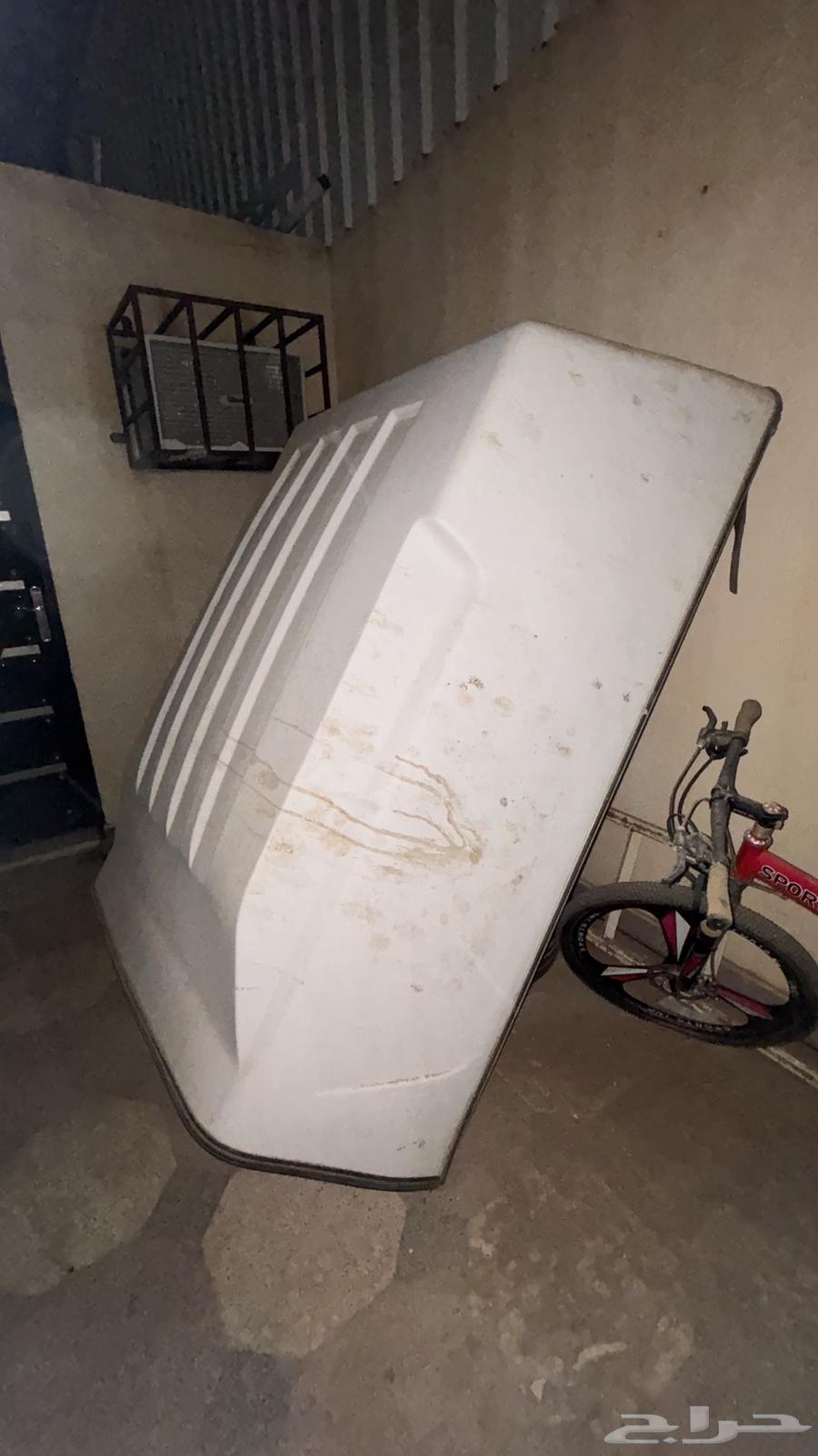 For sale, a Hilux box that fits models from 2006 to 2011 (Ghamaa)64463115075713110