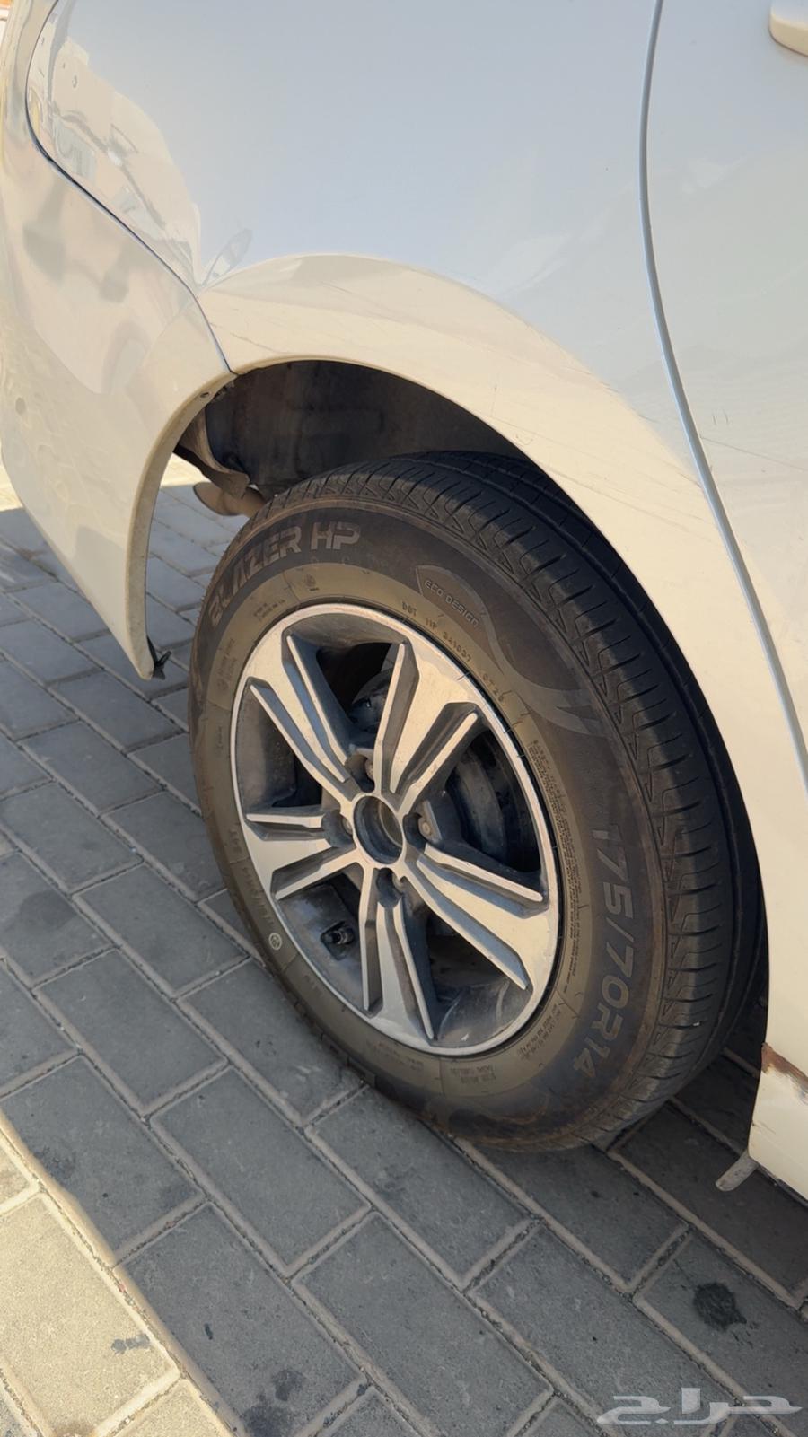 عندي جنوط كروم يارس للبيع 4 مستعمل اخو الجديد64374422485507112