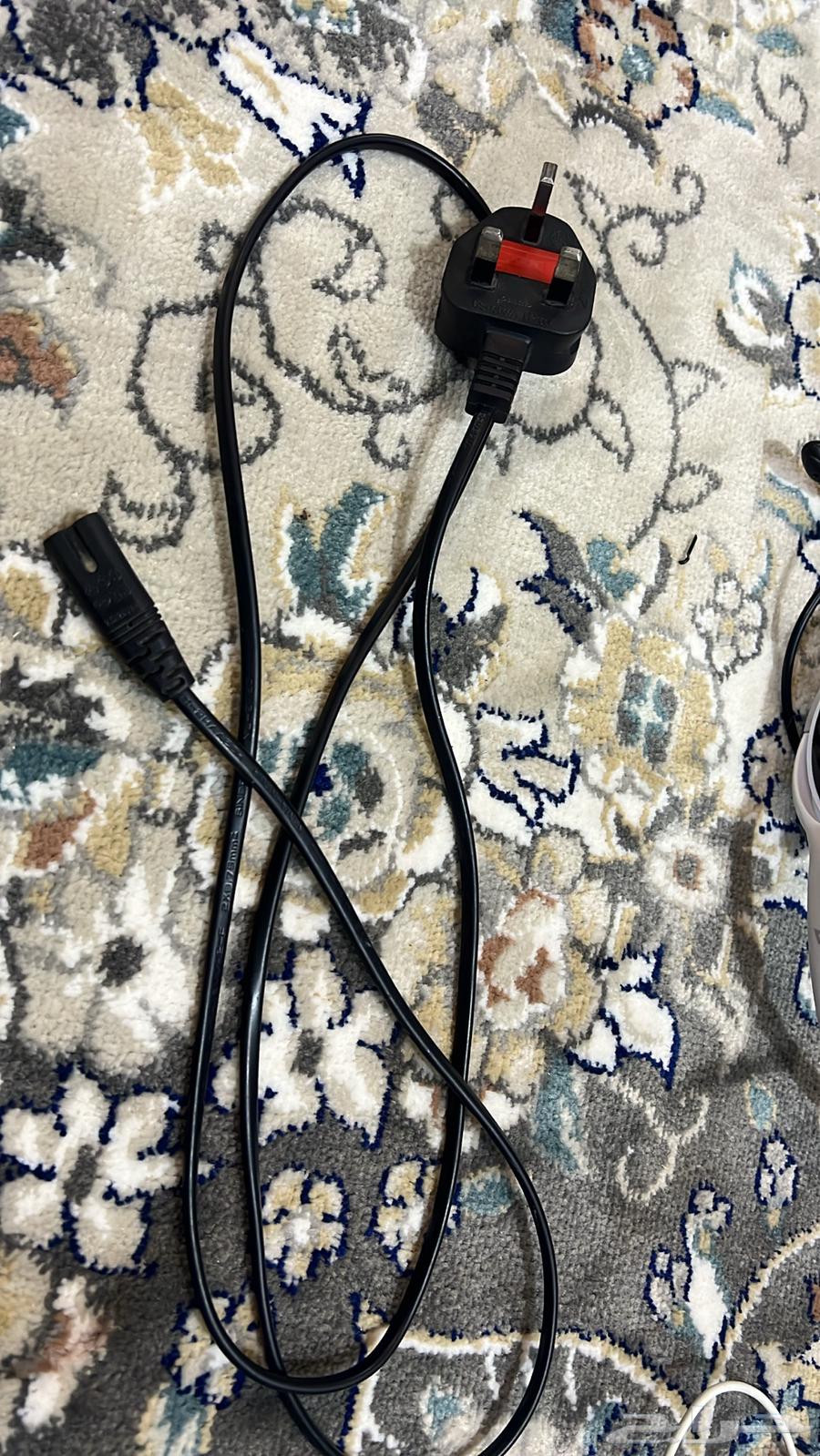 سوني فور سليم جديد مافيه شي ابد اليده السودا بس جديده64317212726018114