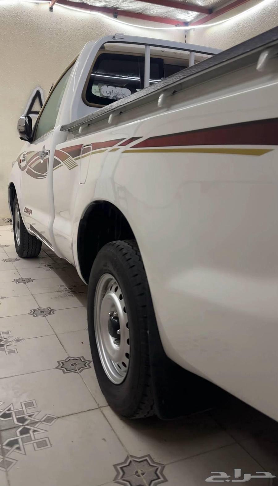 هايلوكس 2013 بدل ب ربع64453270410626112